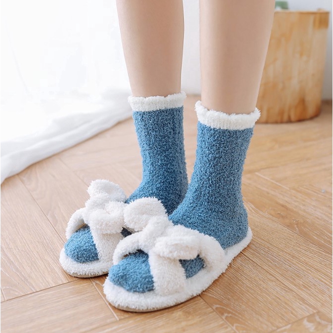 Vớ len lông cừu dày mềm giữ ấm cổ cao trung bình thiết kế dễ thương cho nữ