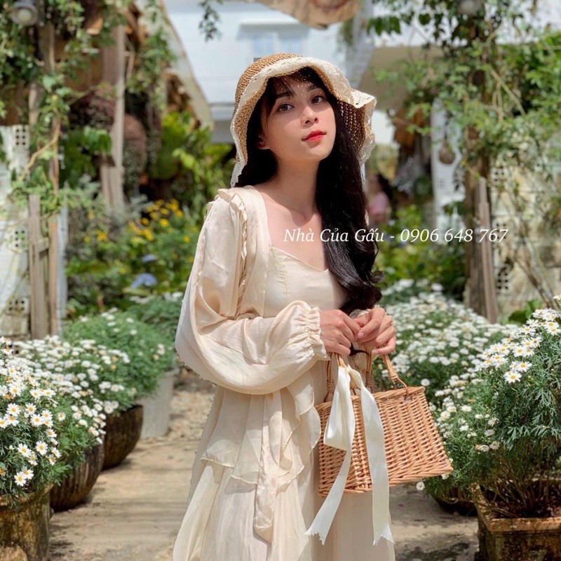 Giỏ mây đan nơ làm phụ kiện sống ảo là xuất sắc nha