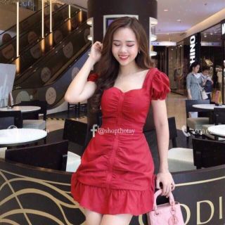 Đầm xếp ly đính nút