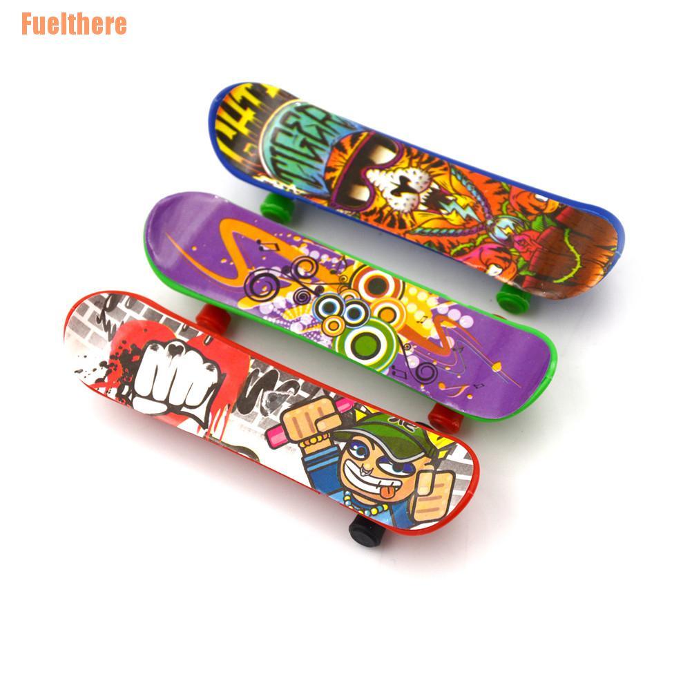 (Fuelthere) 1PCS Plastic Mini Finger Skateboarding Fingerboard Toys Skate Boarding Toys