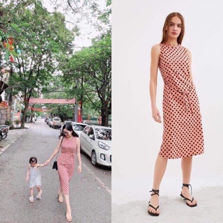 Váy chấm bi