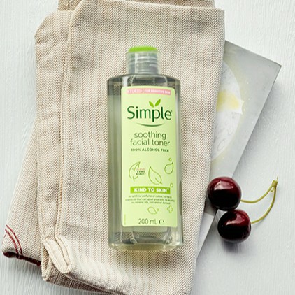 Nước Hoa Hồng Simple-Không Cồn, Cân Bằng Da Dịu Nhẹ Kind To Skin Soothing Facial Toner 200ml | BigBuy360 - bigbuy360.vn