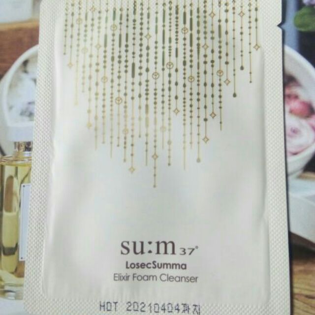 Sữa Rửa Mặt Chiết Xuất Vàng24k Sáng Mịn Da Su:m37