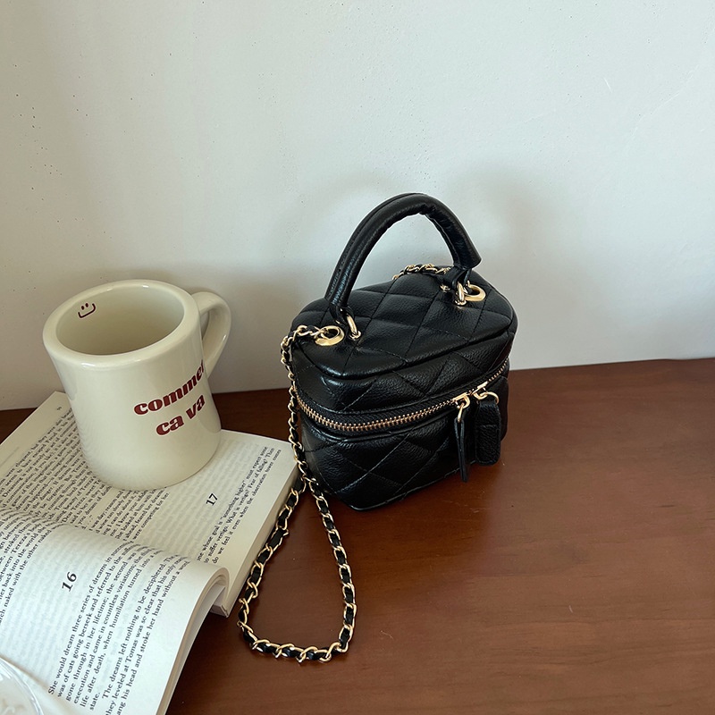 Túi Xách Nữ Mini Form Hộp Vuông Độc Lạ Dây Đeo Chéo Xích Cá Tính Nhỏ Xinh Duyên Dáng Phù Hợp Dạo Phố Du Lịch Đi Làm
