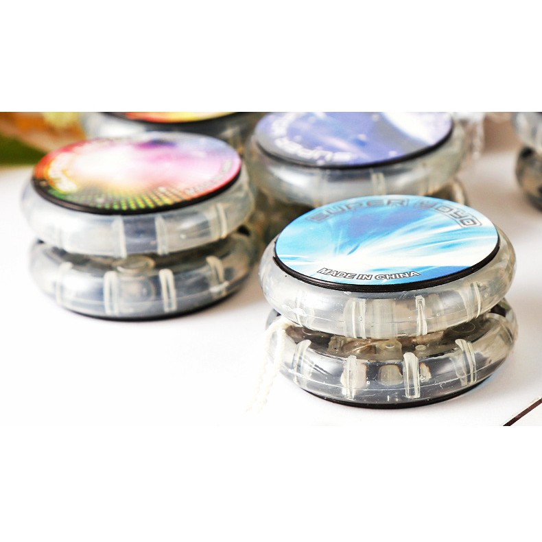 Con Quay Yoyo có Đèn Led