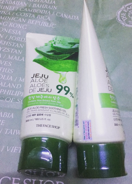 Gel dưỡng da đa năng TheFaceshop Jeju Aloe Fresh Soothing gel 300ml