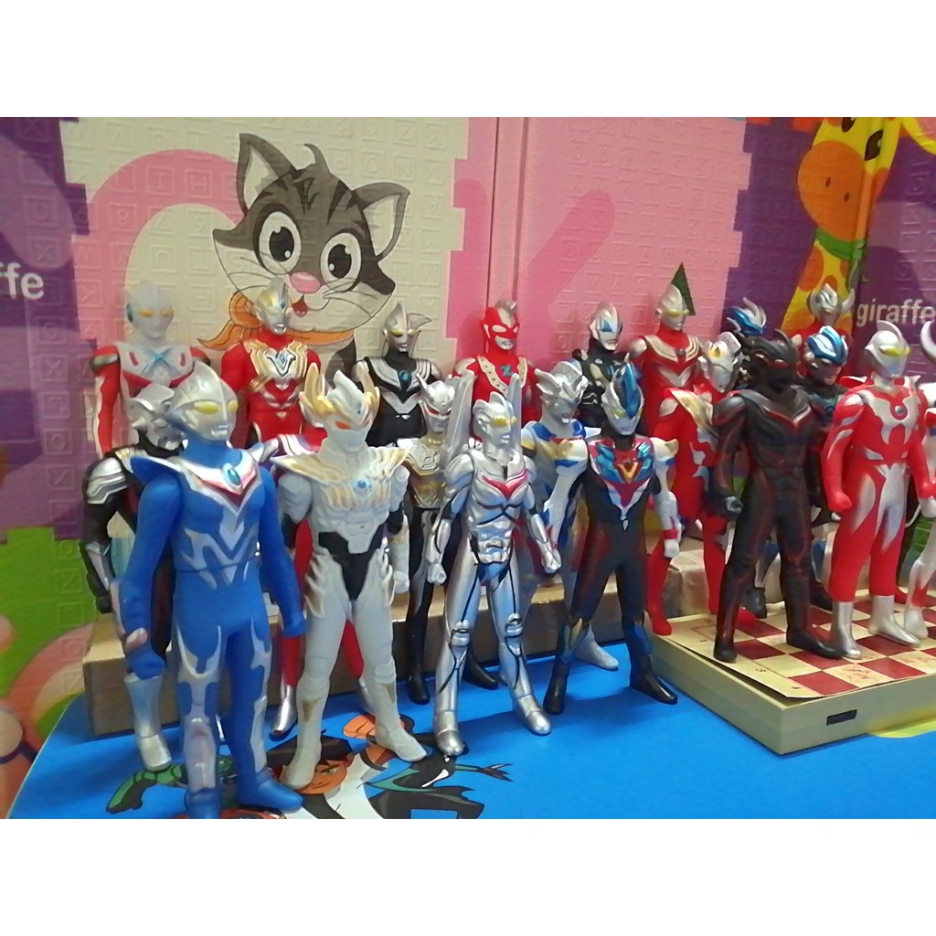 Mô hình Ultraman 23 cm ( phần 2 ) Siêu nhân điện quang