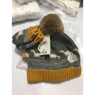 set mũ, găng tay cho bé size 12-18m used
