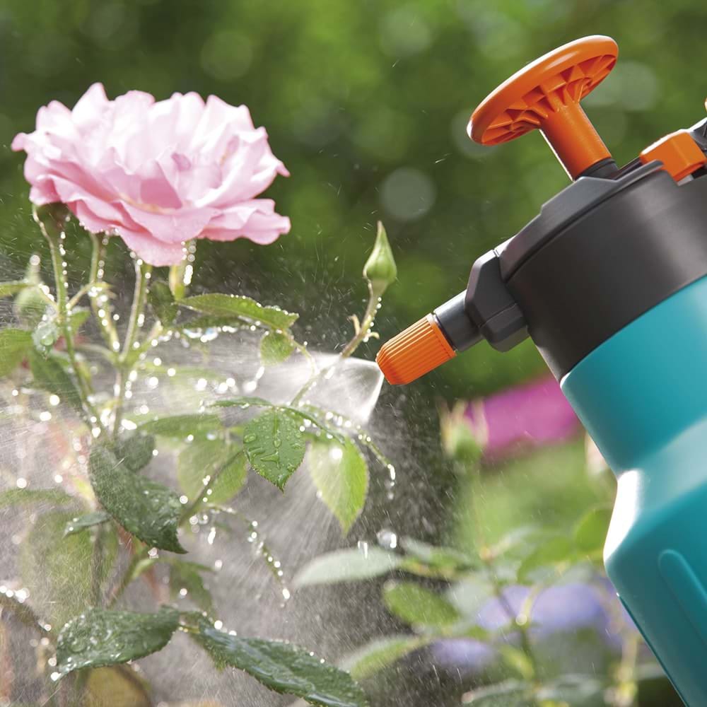 BÌNH TƯỚI CÂY ÁP SUẤT 1,25 LÍT GARDENA 00814-20