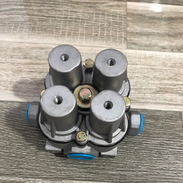 Sản phẩm gia đình làm: Combo 4 Chia hơi 151-4 núm chân nhôm không ốc kồ rế à