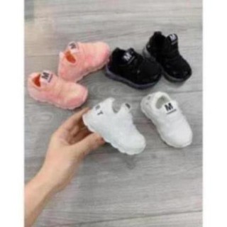 Giầy thể thao bé trai/bé gái