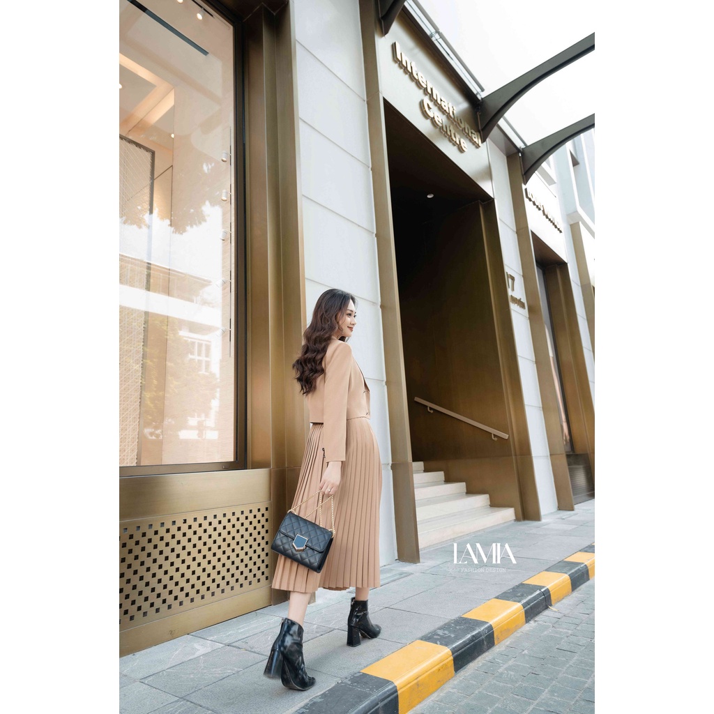 SET VEST NỮ DÁNG NGẮN PHỐI CHÂN VÁY XẾP LY MÀU BE NHẠT LAMIA DESIGN LE119