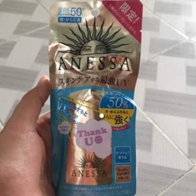 Kem chống nắng annesa