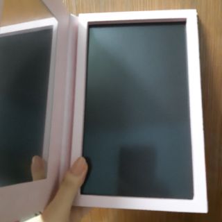 Bảng rỗng đựng phấn mắt