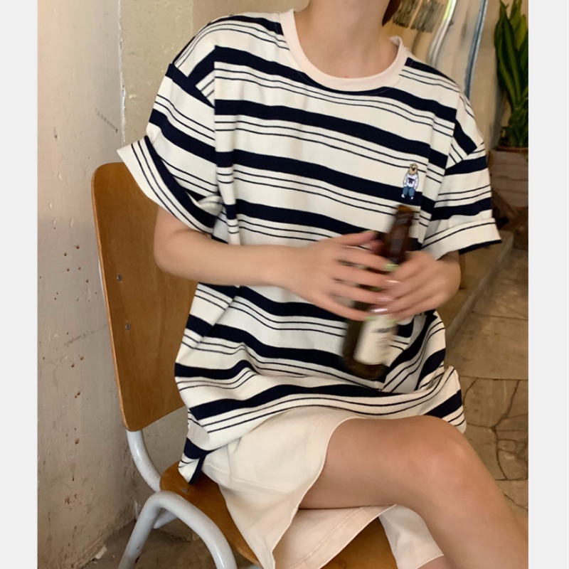Áo Thun Tay Ngắn Dáng Rộng Kẻ Sọc Thêu Hình Đơn Giản Cho Nữ
