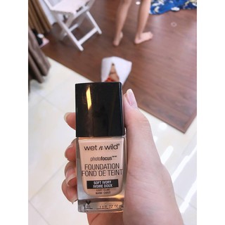 Kem Nền Tự Nhiên Wet N Wild Photo Focus Foundation