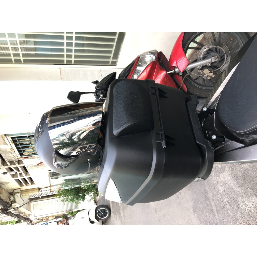 Combo thùng xe PCX, thùng Givi B32N Bold, baga PCX và gối tựa lưng E88M. Hàng Givi chính hãng, bảo hành 2 năm.