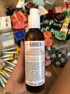 Sữa rửa mặt hoa cúc Kielhs 230ml