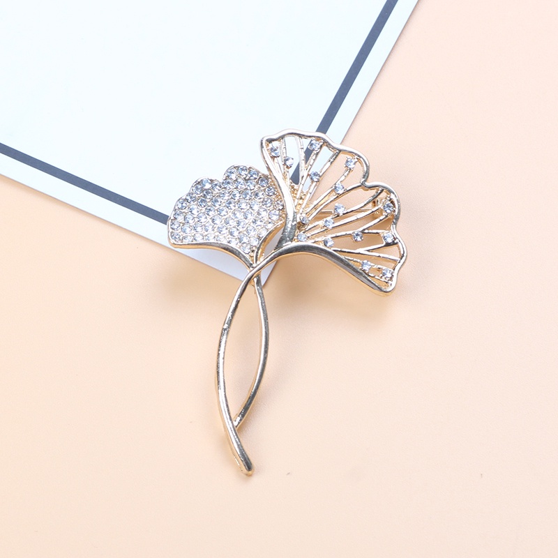 Trâm Cài Áo Khoác Cardigan Hình Bướm Lá Ginkgo Cao Cấp Thời Trang Cho Nữ