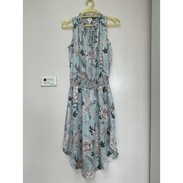 Đầm maxi voan lụa kiểu cổ yếm hiệu G A P