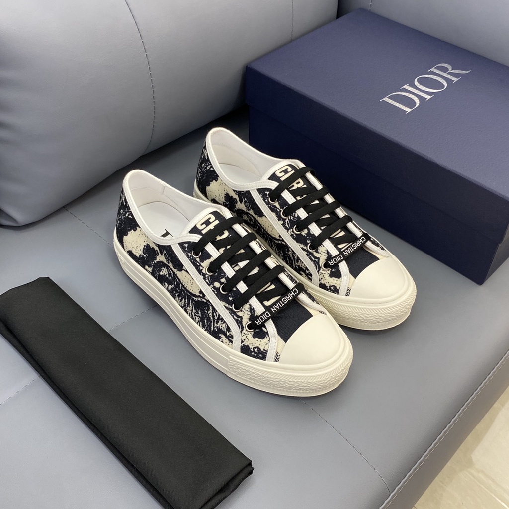 Giày sneakers nam cao cấp da thật DIOR CD thiết kế trẻ trung, họa tiết độc đáo cùng với kiểu dáng thông dụng, dễ phối đồ