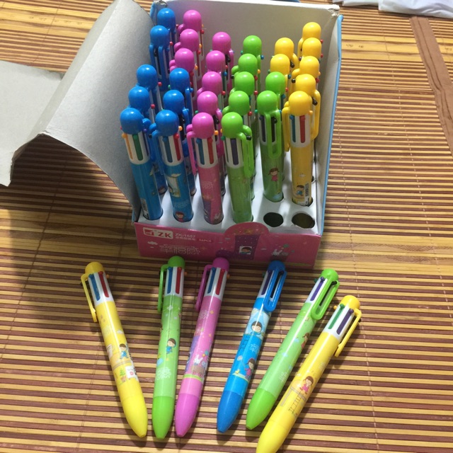 Bút bi nhiều mầu .