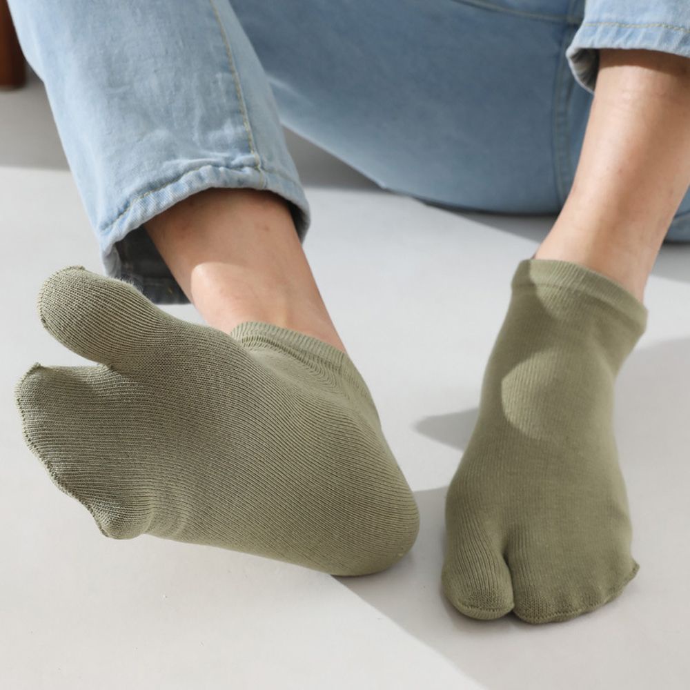 Tất xỏ 2 ngón thoáng khí phong cách thời trang cho nam nữ