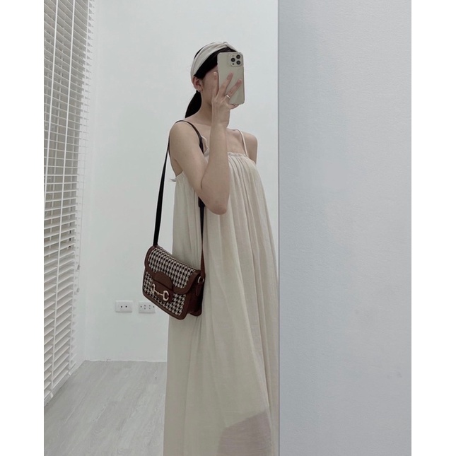 Váy đầm maxi dài hai dây xếp ly phần ngực xoè đi biển du lịch màu xanh bơ sáng da vintage dễ thương style hàn quốc