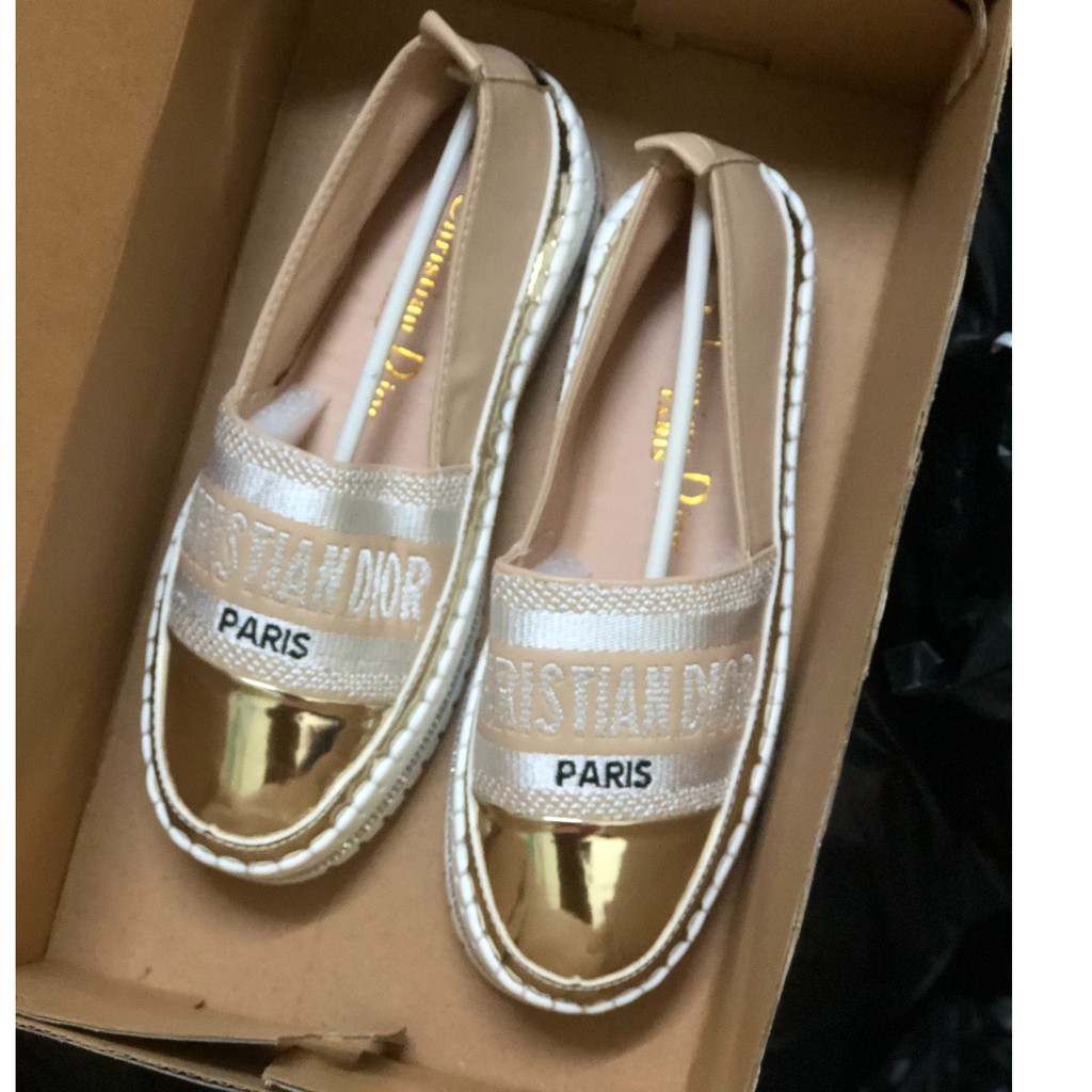 Giày Slip On Đế Cao Viền Đá Mũi Tráng Gương Siêu Sang Chảnh - Quai Nền Thêu Chữ | BigBuy360 - bigbuy360.vn