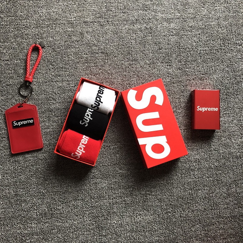 1 Hộp 3 đôi tất Supreme ( 3 màu Đen Đỏ Trắng ) - Free ship + Quà tặng Loved socks by TatsTats.vn