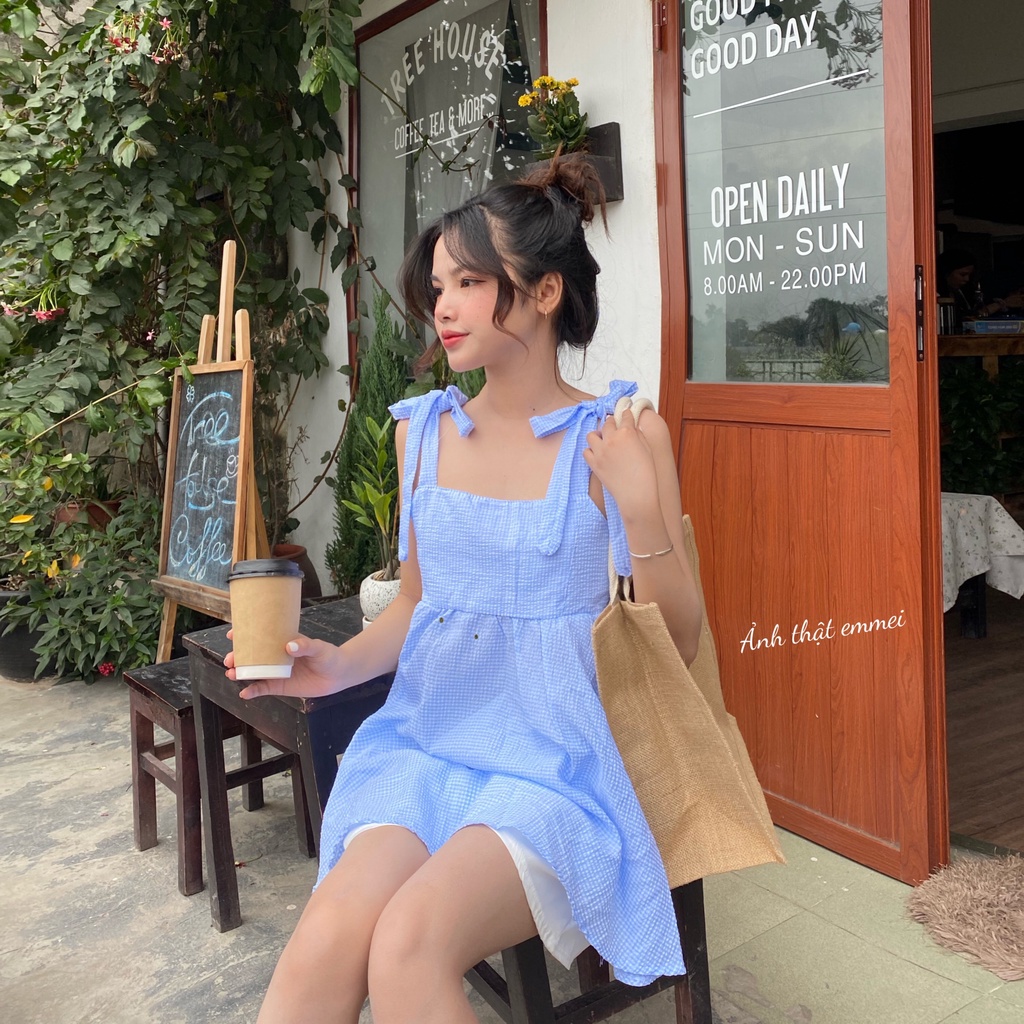 Áo babydoll hai dây thắt nơ kẻ xanh kèm quần sooc trắng V42 thời trang nữ emmei