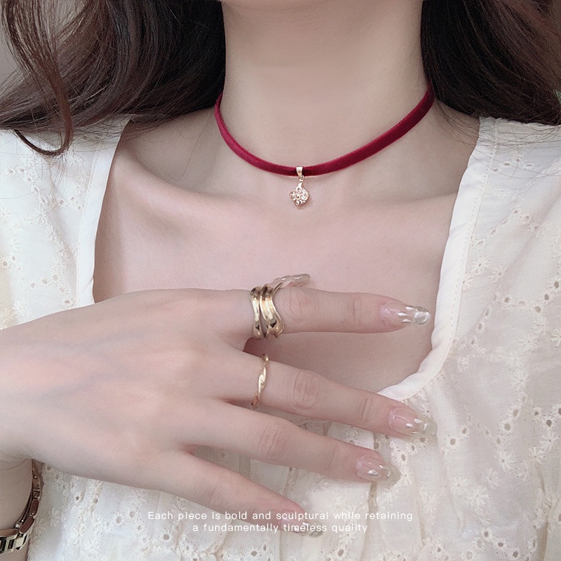 Vòng Cổ Choker Dây Nhung Màu Đỏ Đính Đá Thời Trang