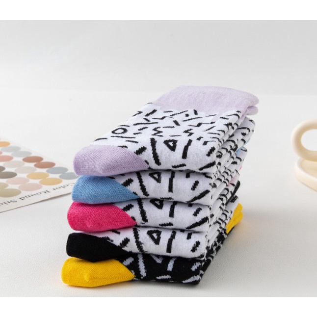 Vớ Tất cao cổ Nam Nữ phong cách thể thao, trẻ trung, năng động.