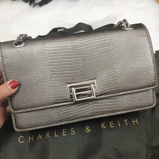 Túi CharlesKeith sần bạc