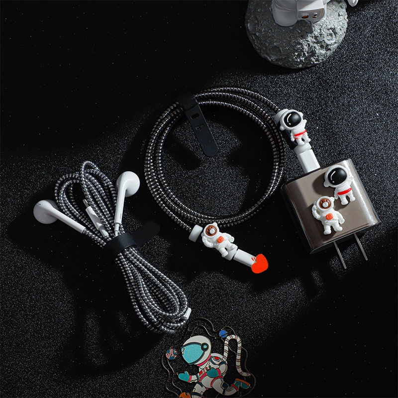 Charger Cover DIY Astronaut compatible for Phone 5w 18w 20w Mini Pro Air 4 xsmas xs 7plus 13pro 12promax 11