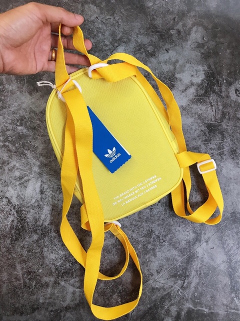 Balo adidas quai đeo