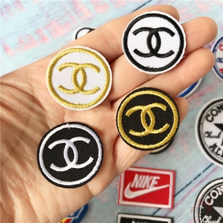 Sticker ủi thêu logo thời trang