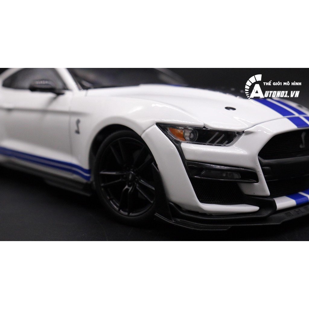 MÔ HÌNH XE FORD MUSTANG SHELBY COBRA GT500 WHITE BLUE 1:18 MAISTO 7758