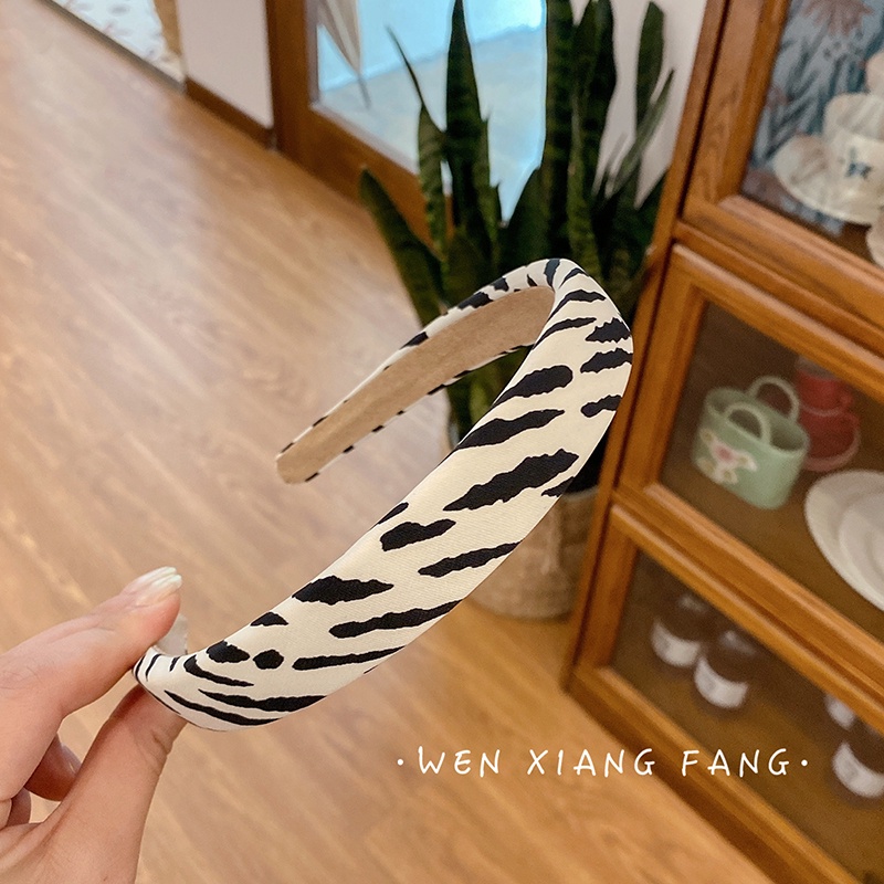 Băng Đô Cài Tóc Rửa Mặt Họa Tiết Ngựa Vằn Retro Hong Kong