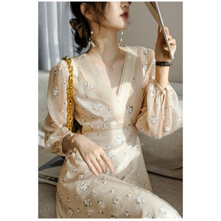 Đầm hoa nhí cổ V buộc eo