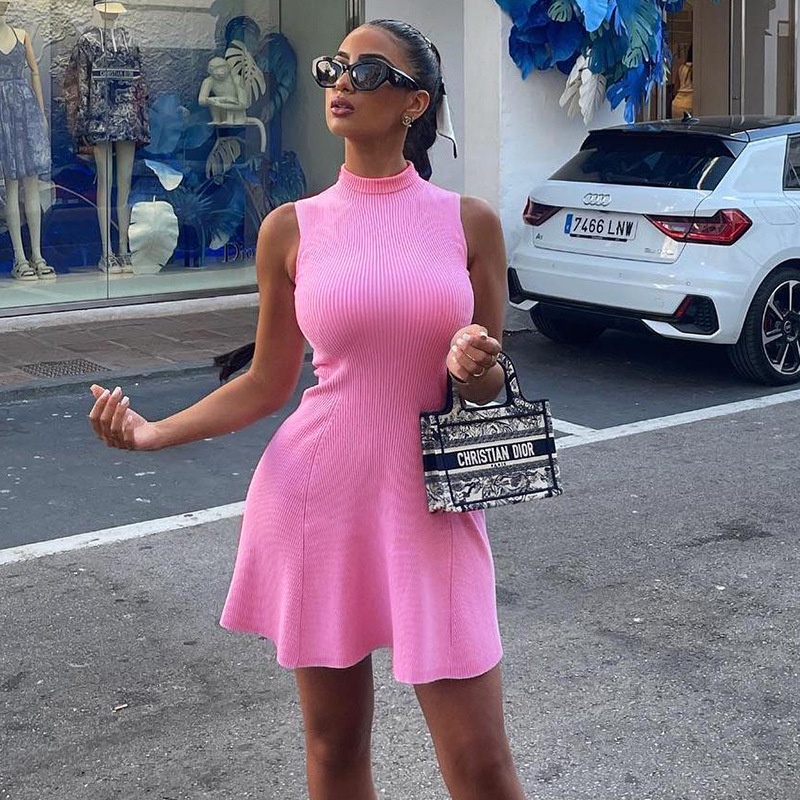 Đầm Sát Nách Cổ Cao Màu Trơn Thiết Kế Xếp Ly Thời Trang Đường Phố Cho Nữ
