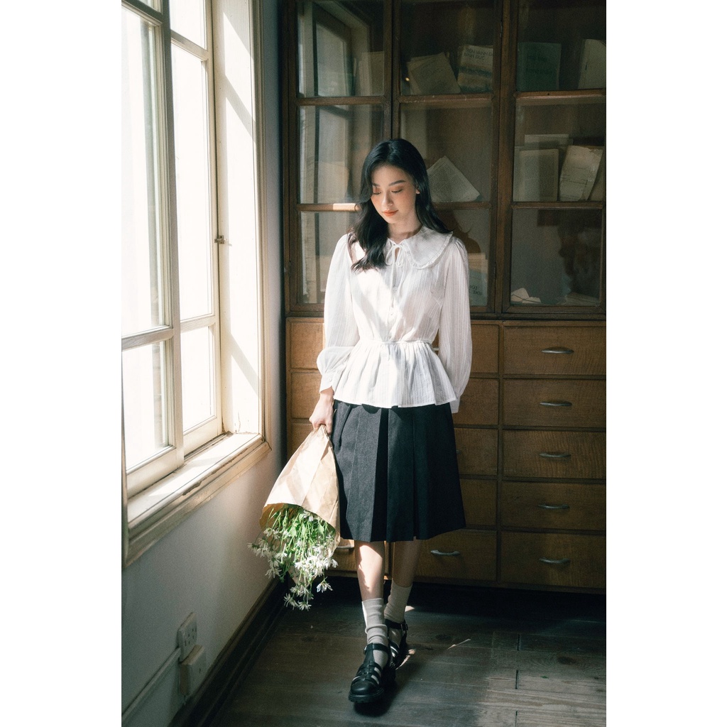 Chân váy nhung xếp ly MADELEN màu đen nữ tính | BigBuy360 - bigbuy360.vn