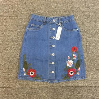 Juyp jeans cài nút thêu hoa Anladia