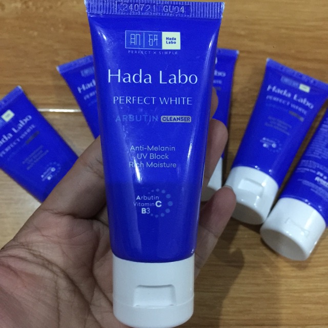 Combo 4  tuýp Sữa rửa mặt Acnes &amp; Hada Labo 15g/1 tuýp, giấy thấm dầu Acnes