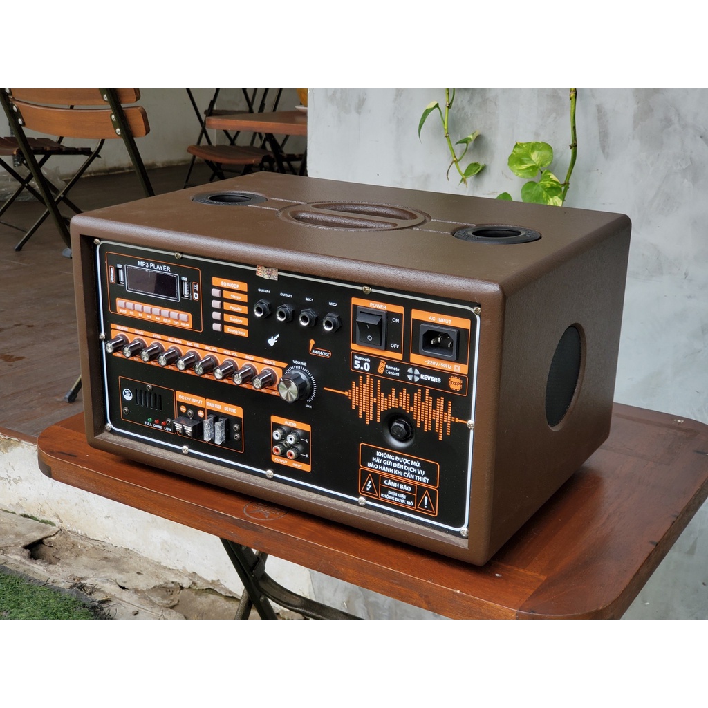 Amply dàn sách tay MTMAX MT-204Pa công suất lớn. Thiết kế tinh tế không kèm phần mạnh mẽ