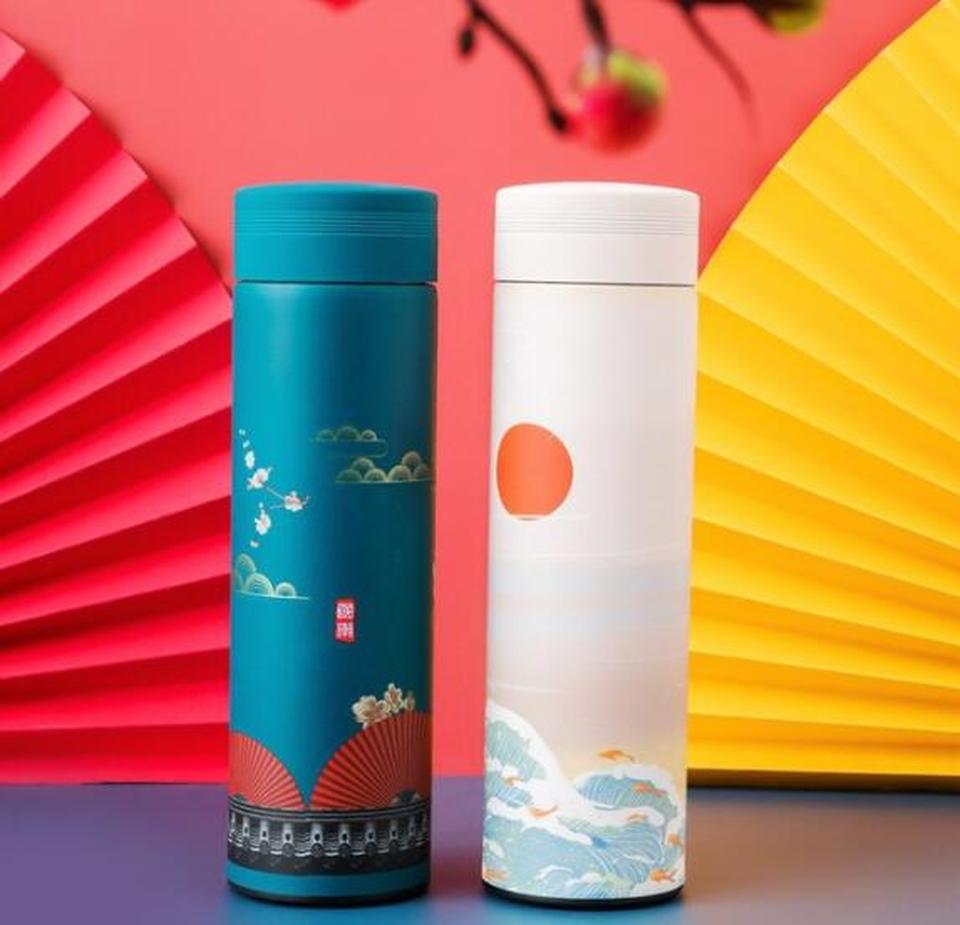 Bình giữ nhiệt thép không gỉ 304 phong cách cổ trang có nắp cảm ứng hiển thị nhiệt độ dung tích 500ml | BigBuy360 - bigbuy360.vn