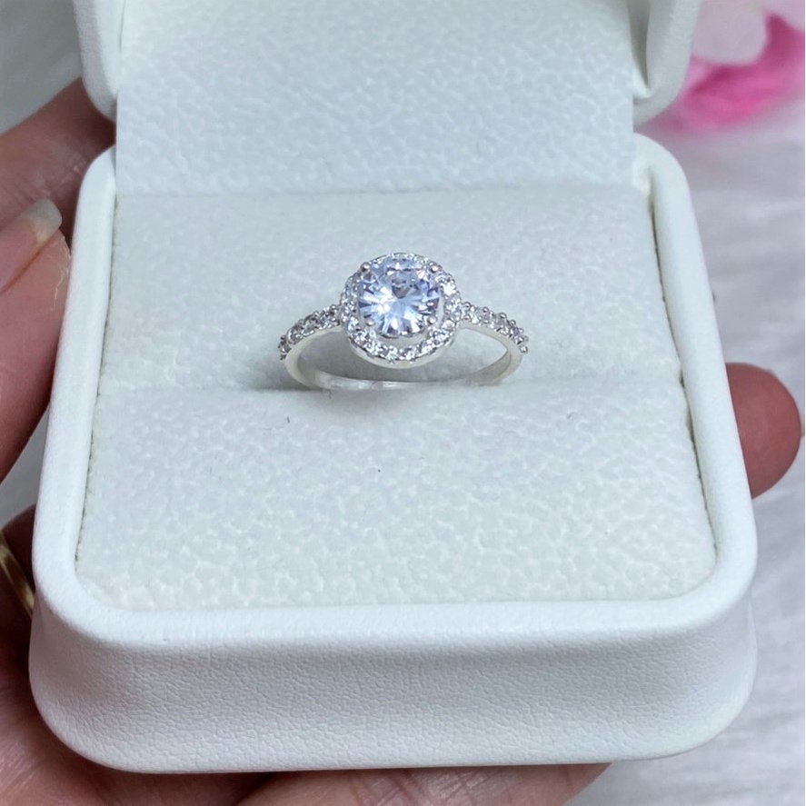 Nhẫn nữ bạc ta đính đá tròn li to, kiểu dáng sang trọng quý phái - Trang sức bạc Evasilver