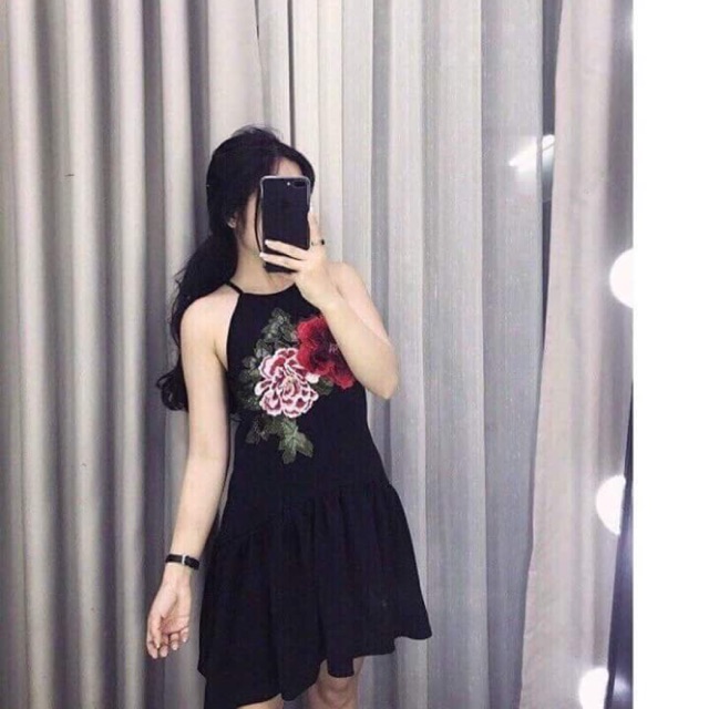 Đầm yếm đuôi cá in hoa