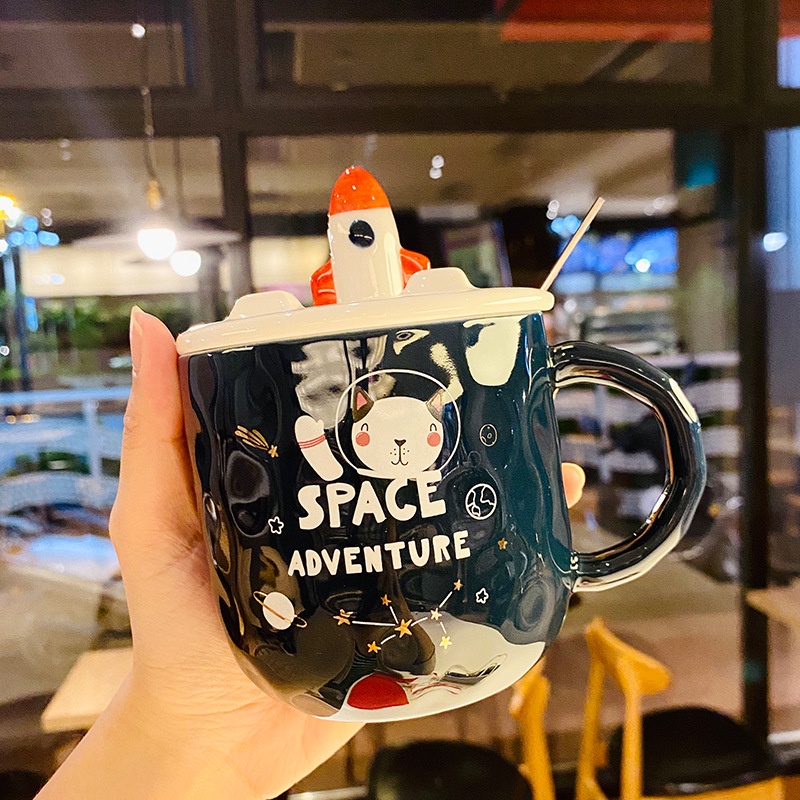 [HOT] Cốc sứ du hành vụ trụ có tặng kèm thìa inox 400ml