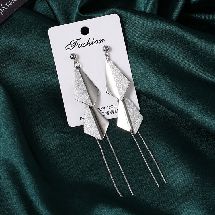 Bông tai nữ dáng dài thời trang Hàn - HT265